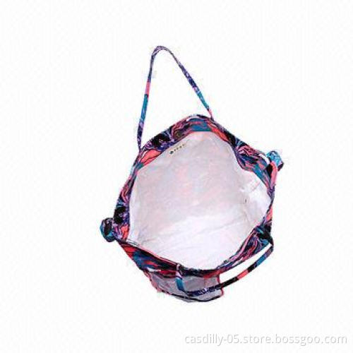 Shopping bag with front flip-flop pocket